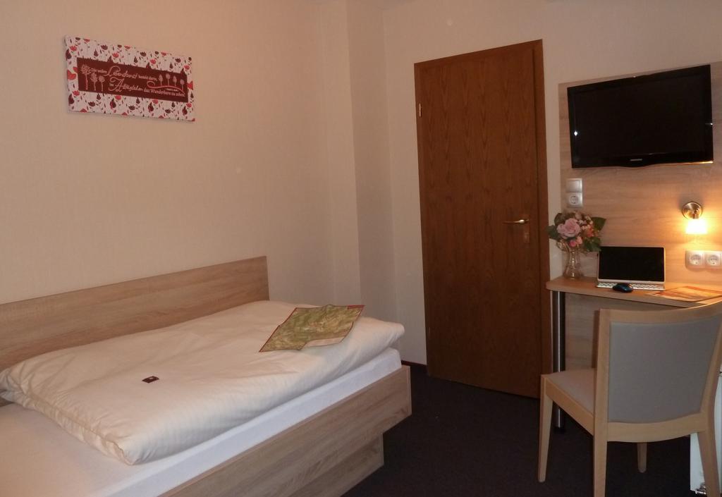 Pension Haus Waldfrieden, Meinecardplus Inklusive Виллинген Экстерьер фото
